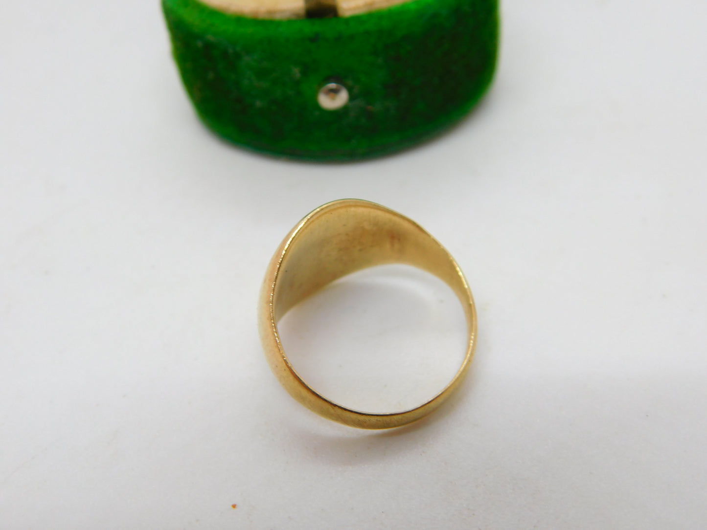 Victorian 9ct Yellow Gold Oval Signet Ring Antique c1890 Size K UK