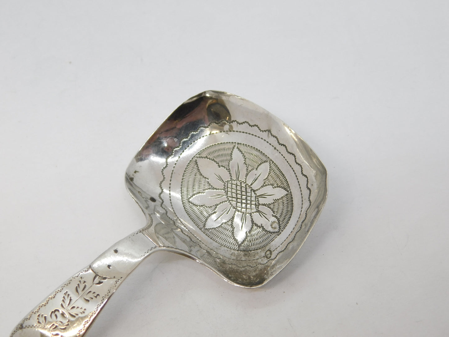 George III Sterling Silver Floral Tea Caddy Spoon Antique 1811 Birmingham