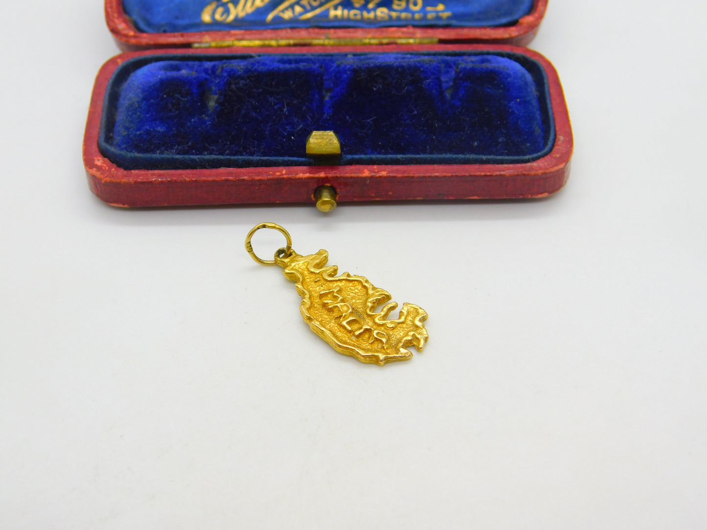 18ct Yellow Gold Map of Malta Souvenir Charm or Pendant Vintage c1960