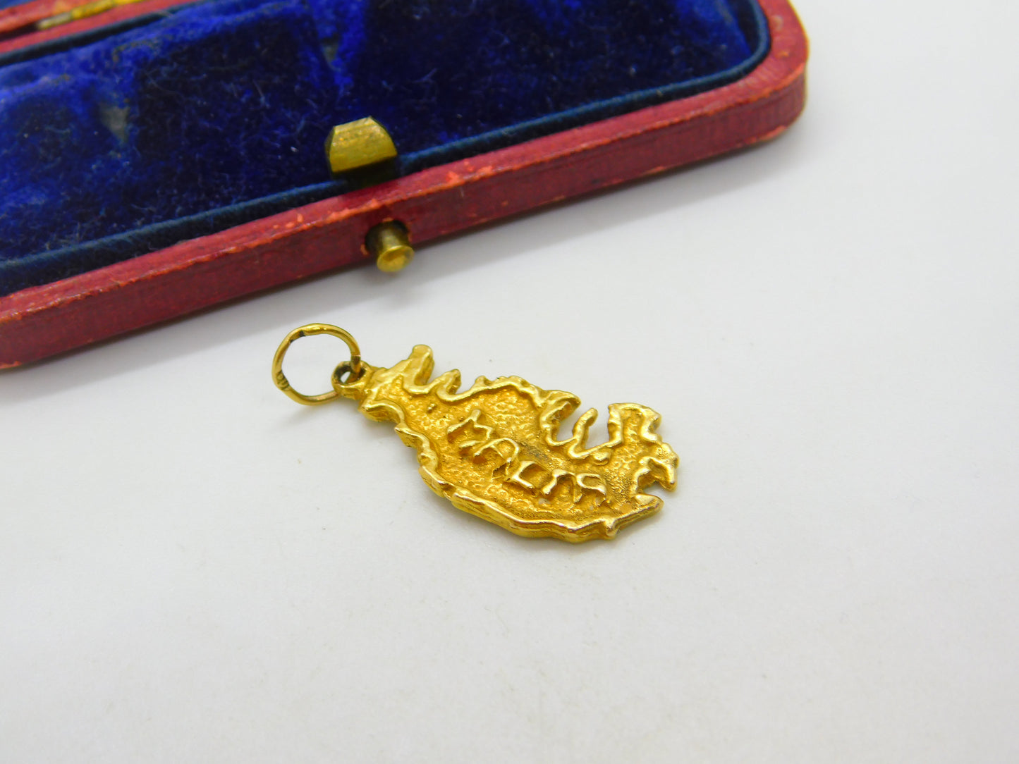 18ct Yellow Gold Map of Malta Souvenir Charm or Pendant Vintage c1960