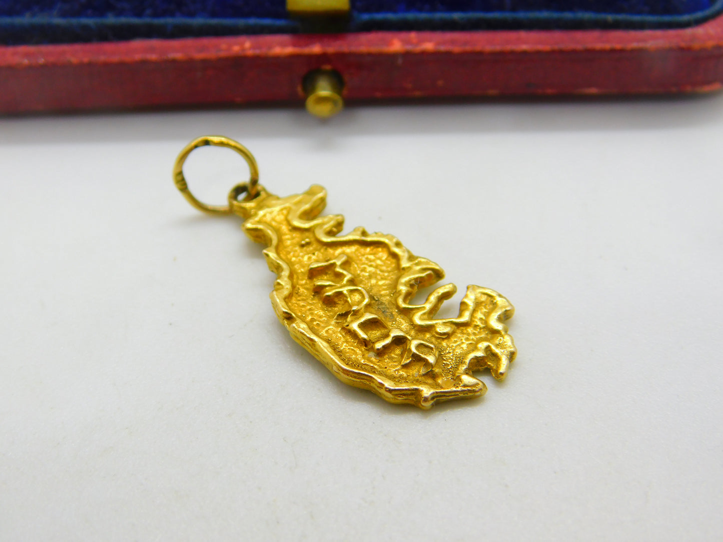 18ct Yellow Gold Map of Malta Souvenir Charm or Pendant Vintage c1960