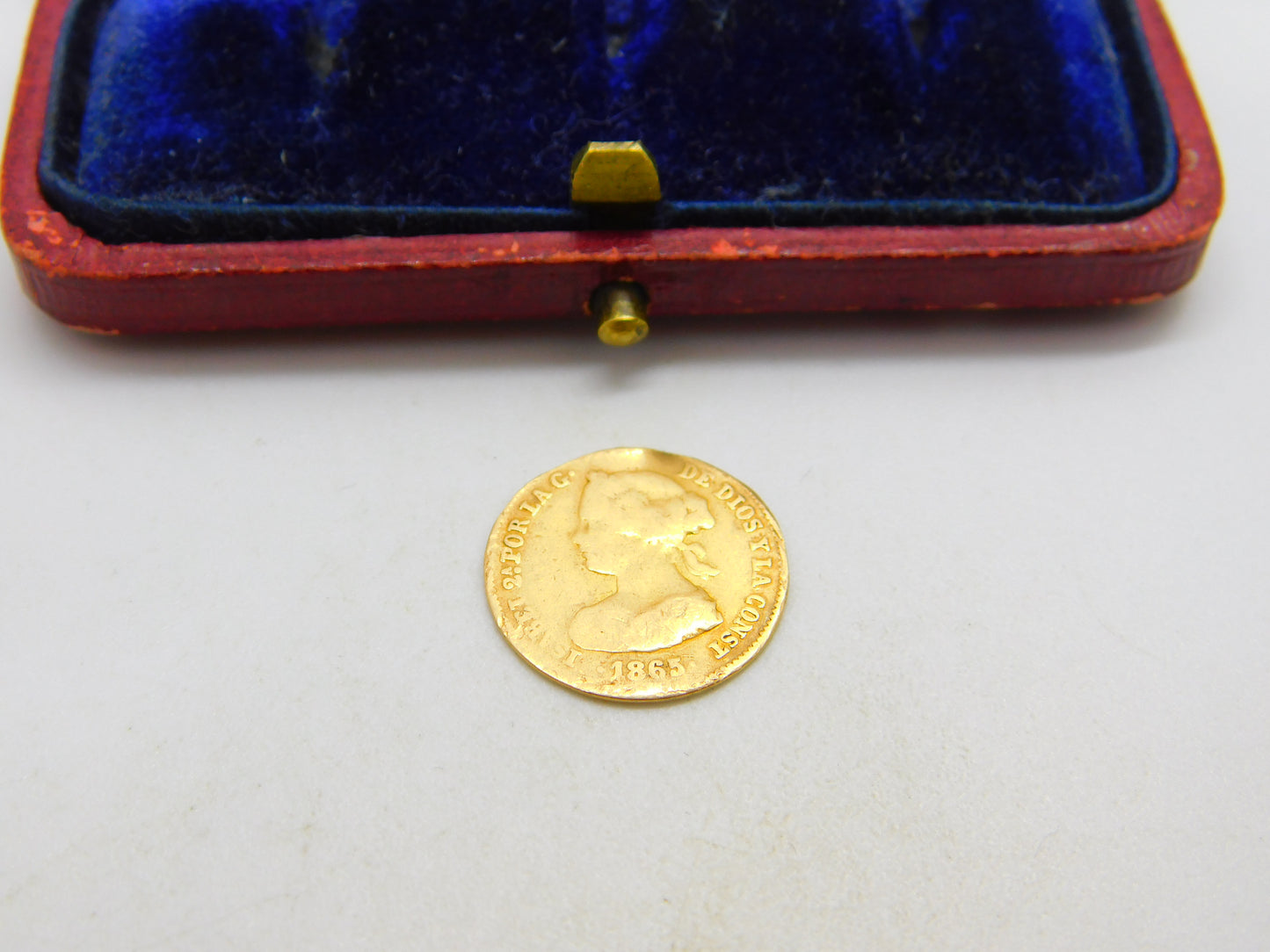 21ct Gold Isabel II Spanish 2 Escudos Coin 1863 Antique Fair Condition