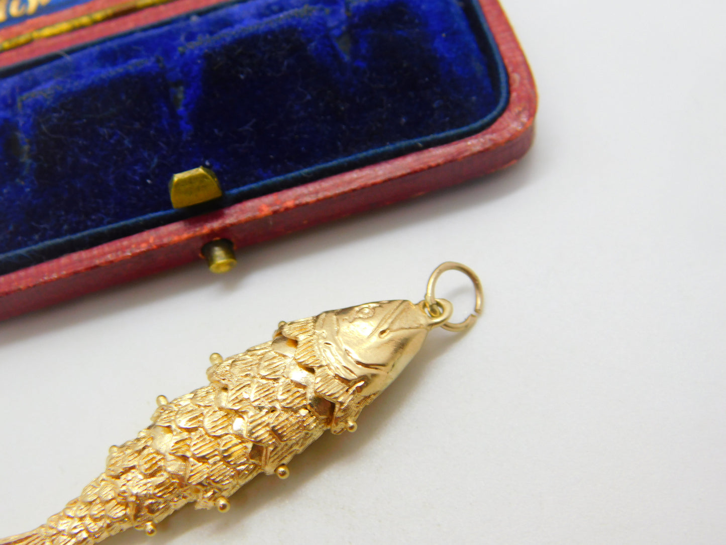 Large 9ct Yellow Gold Articulated Flapping Fish Charm Pendant 1977 London