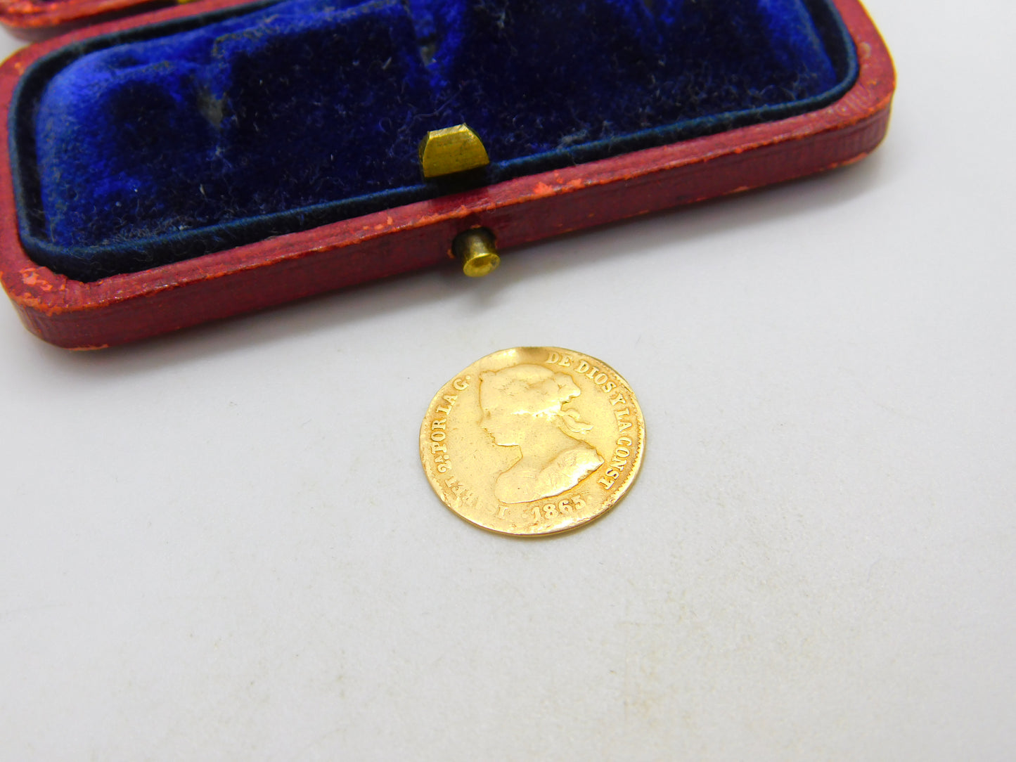 21ct Gold Isabel II Spanish 2 Escudos Coin 1863 Antique Fair Condition