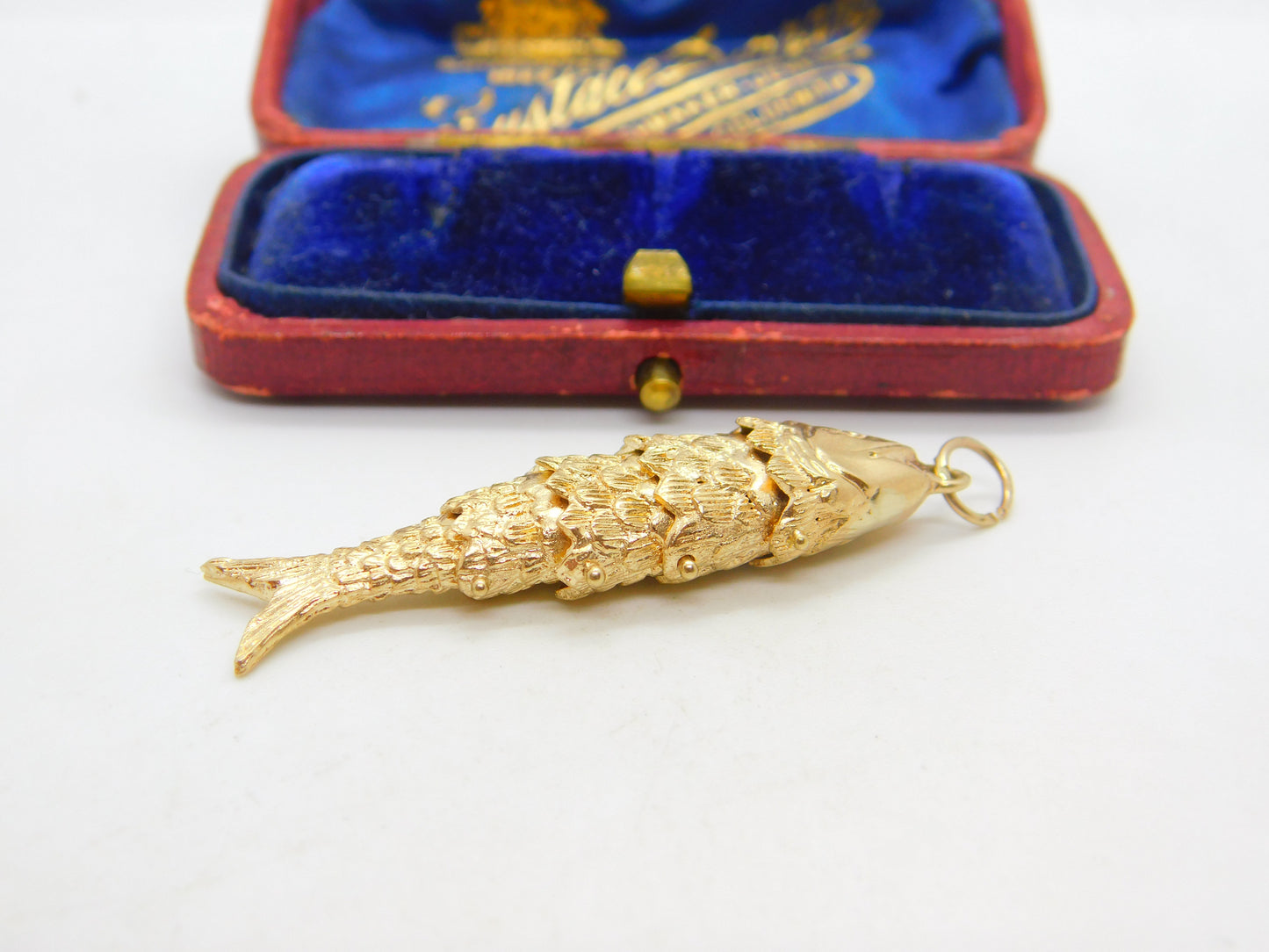 Large 9ct Yellow Gold Articulated Flapping Fish Charm Pendant 1977 London