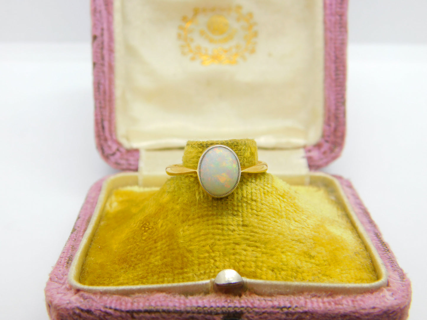 Victorian 18ct Yellow Gold Cabochon Ethiopian Opal Band Ring Antique c1880