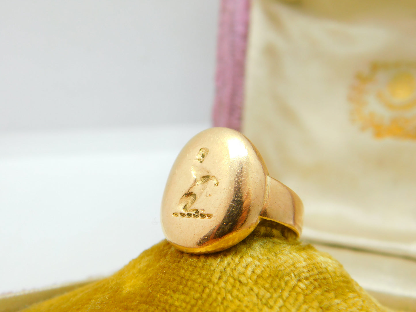 Victorian 15ct Gold Otter Or Cat Heraldic Crest Signet Ring Antique 1899 Chester