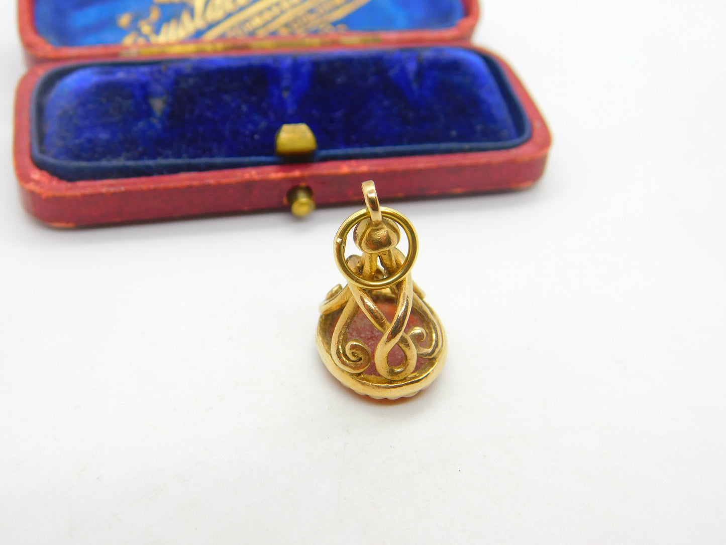 9ct Yellow Gold & Carnelian Set Floral Form Fob Seal Pendant Antique c1930 Deco