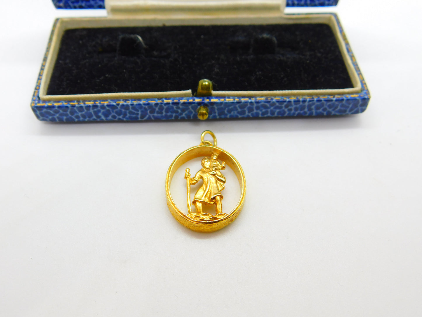 9ct Yellow Gold St. Christopher Patron Saint of Travel Charm Pendant 1973