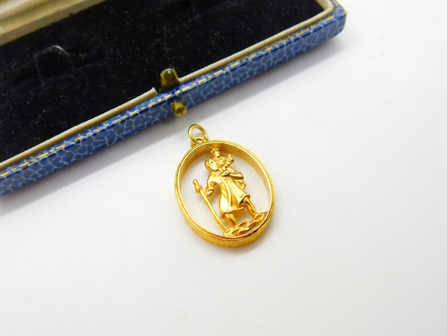 9ct Yellow Gold St. Christopher Patron Saint of Travel Charm Pendant 1973