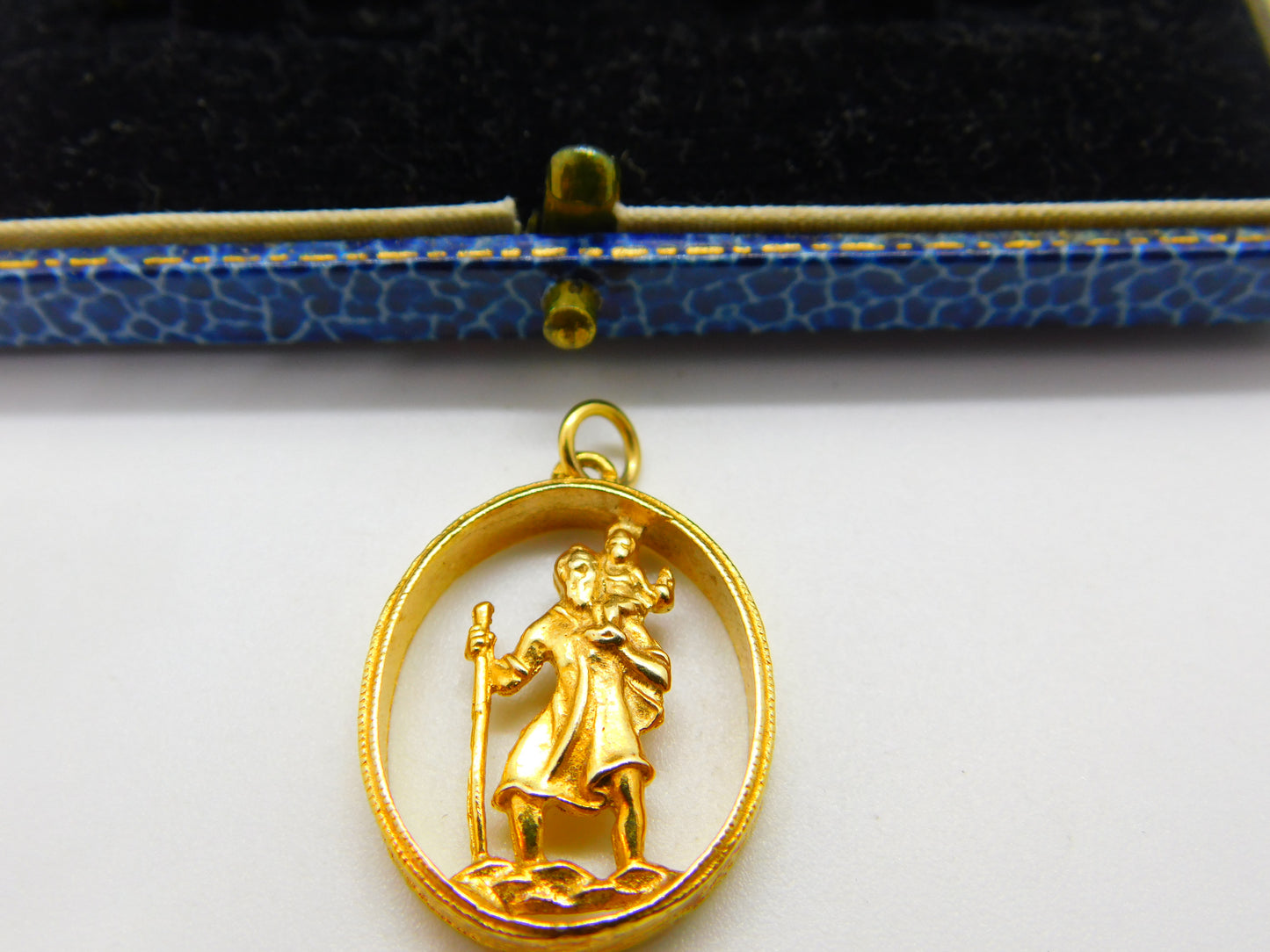 9ct Yellow Gold St. Christopher Patron Saint of Travel Charm Pendant 1973