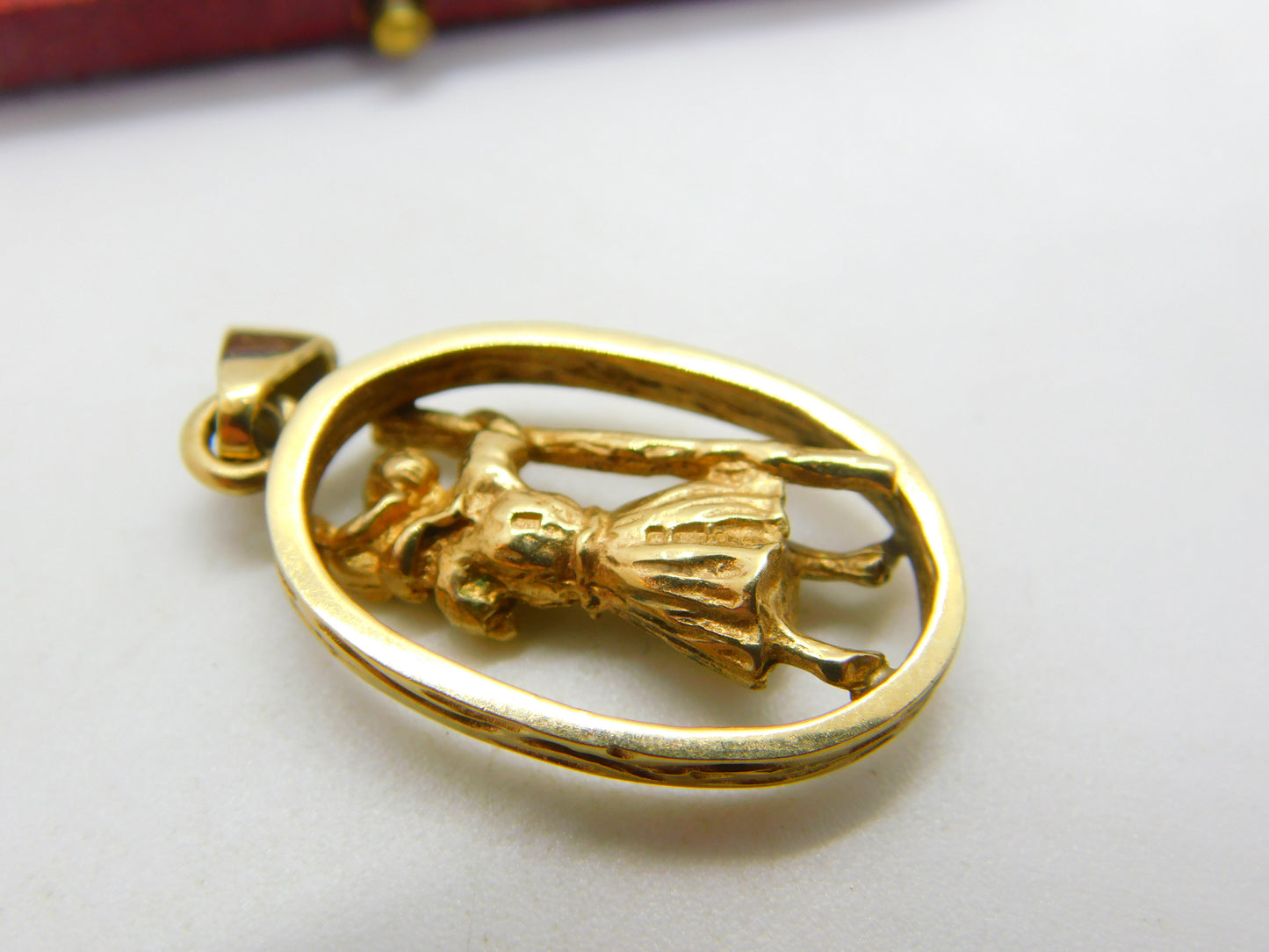 9ct Yellow Gold St Christopher Travel Pendant 1977 Sheffield Vintage