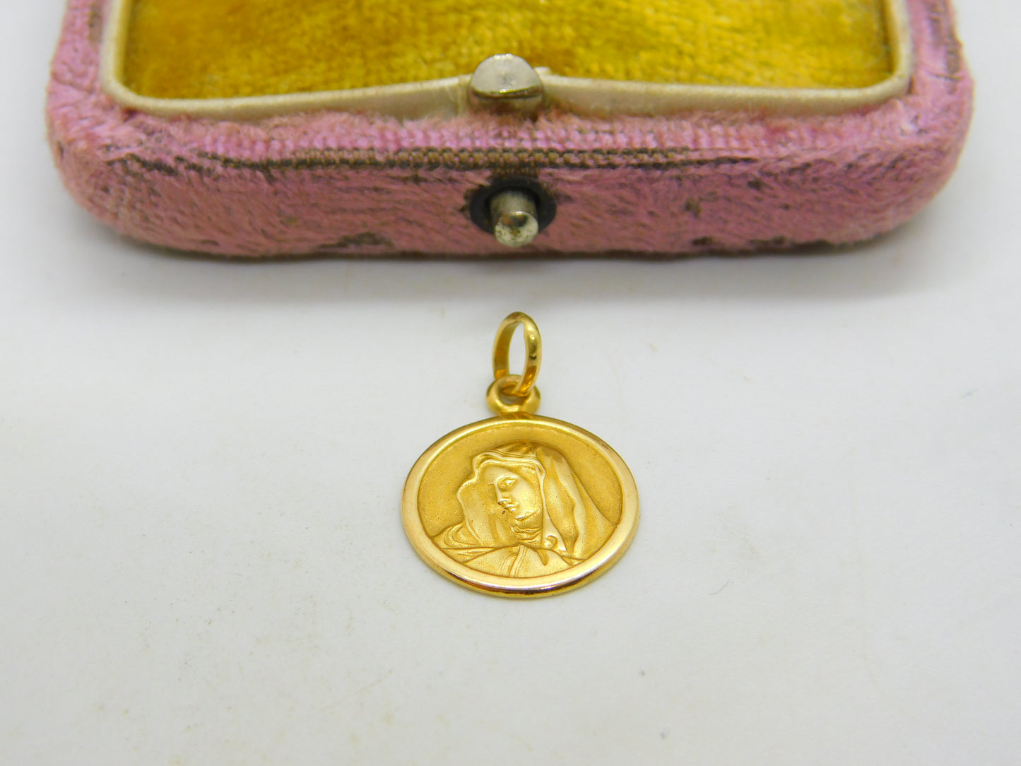 18ct Yellow Gold Religious Virgin Mary Charm Pendant Vintage c1970 Italian