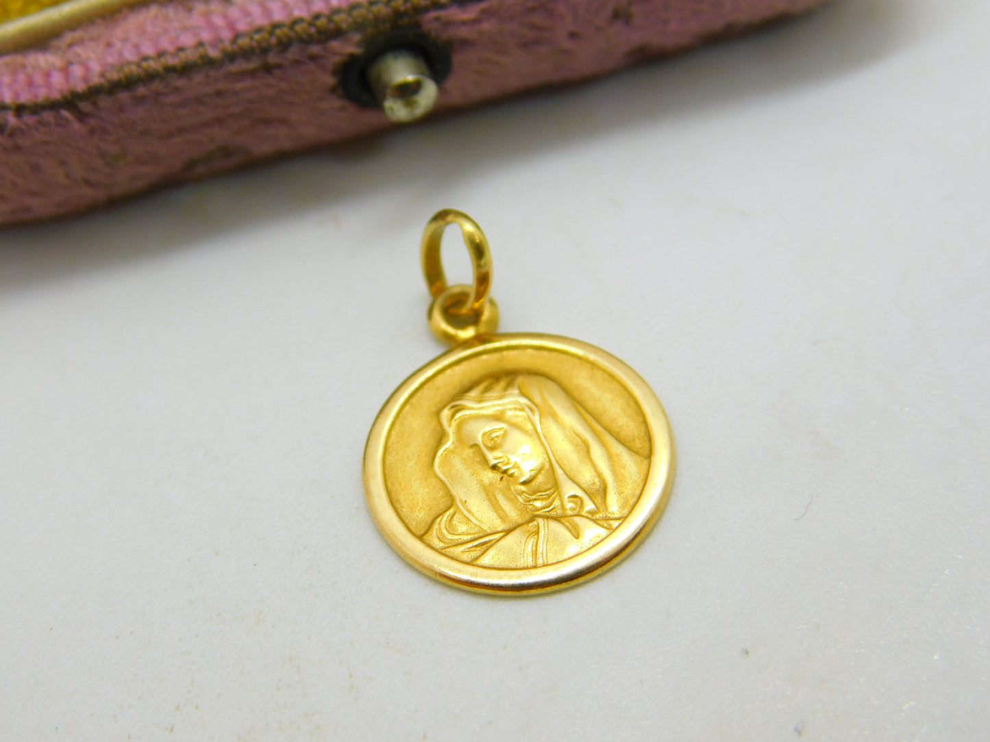 18ct Yellow Gold Religious Virgin Mary Charm Pendant Vintage c1970 Italian