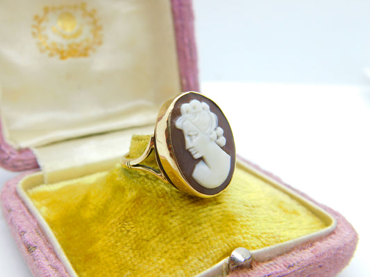 9ct Yellow Gold & Large Shell Female Cameo Ring Vintage 1973 Birmingham