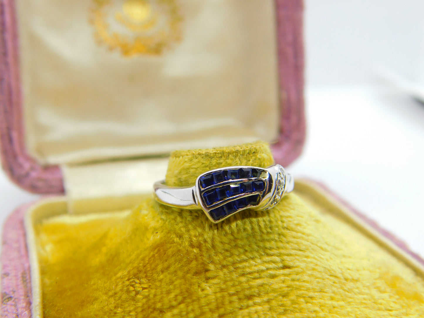 18ct White Gold, Sapphire & Diamond Buckle or Swirl Ring Vintage c1980