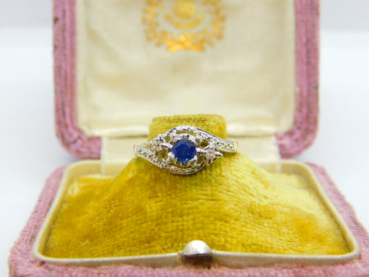 18ct Gold, Sapphire & 0.1ct Diamond Crossover Ring Vintage 1964 London