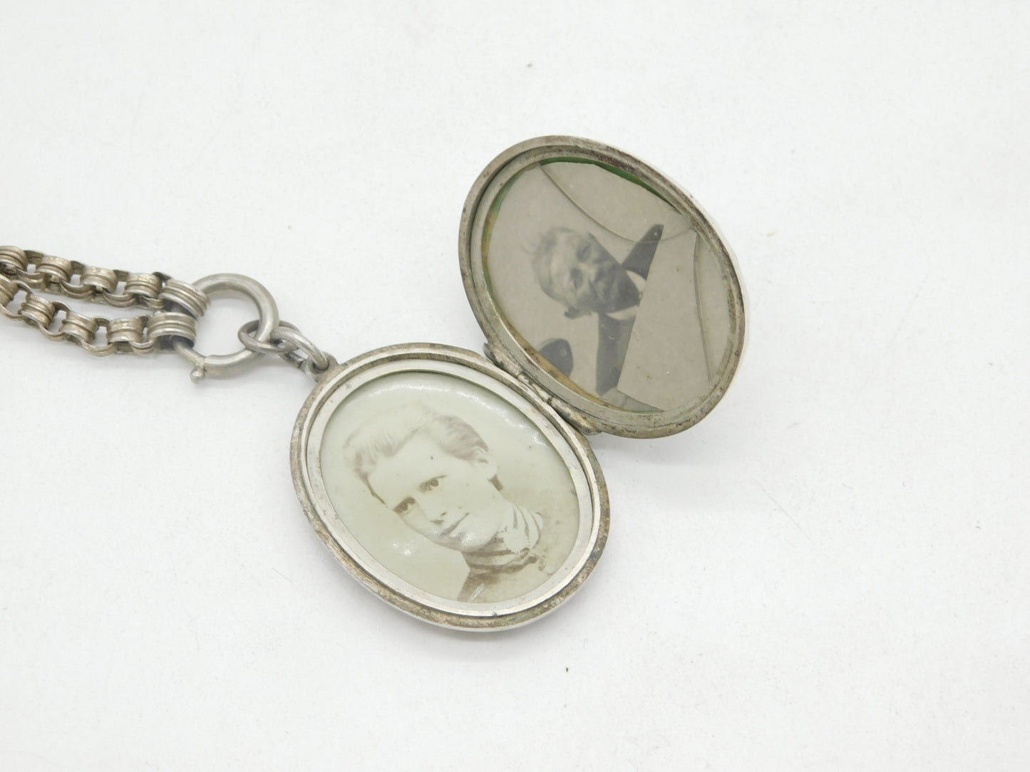Victorian Sterling Silver Ivy Leaf Pattern Locket Necklace Antique c1880
