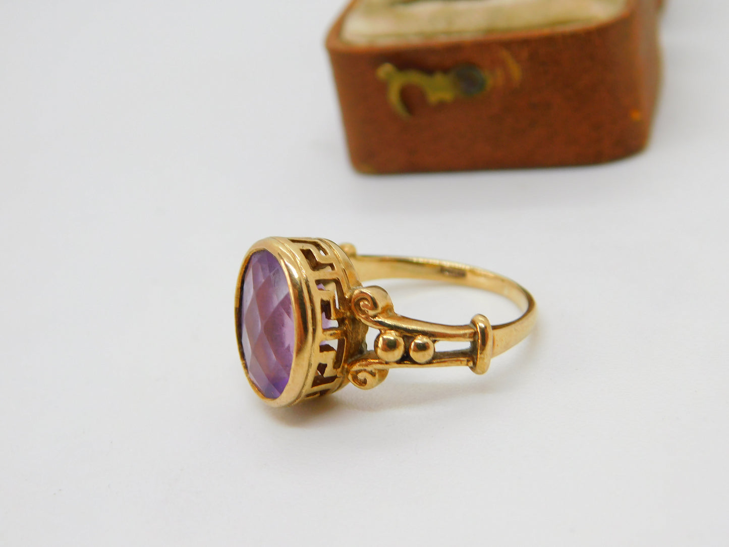 9ct Yellow Gold Amethyst Set Dress Ring Greek Maze Detail Vintage c1990