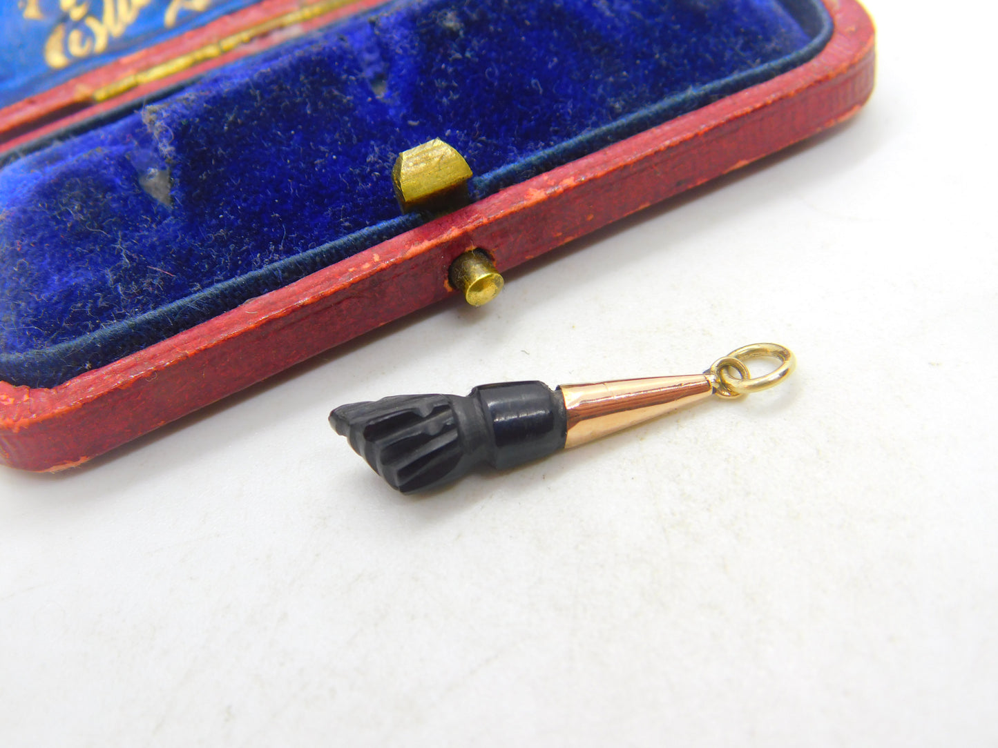 Victorian 9ct Gold & Carved Black Hardstone Figa Hand Pendant Antique c1890