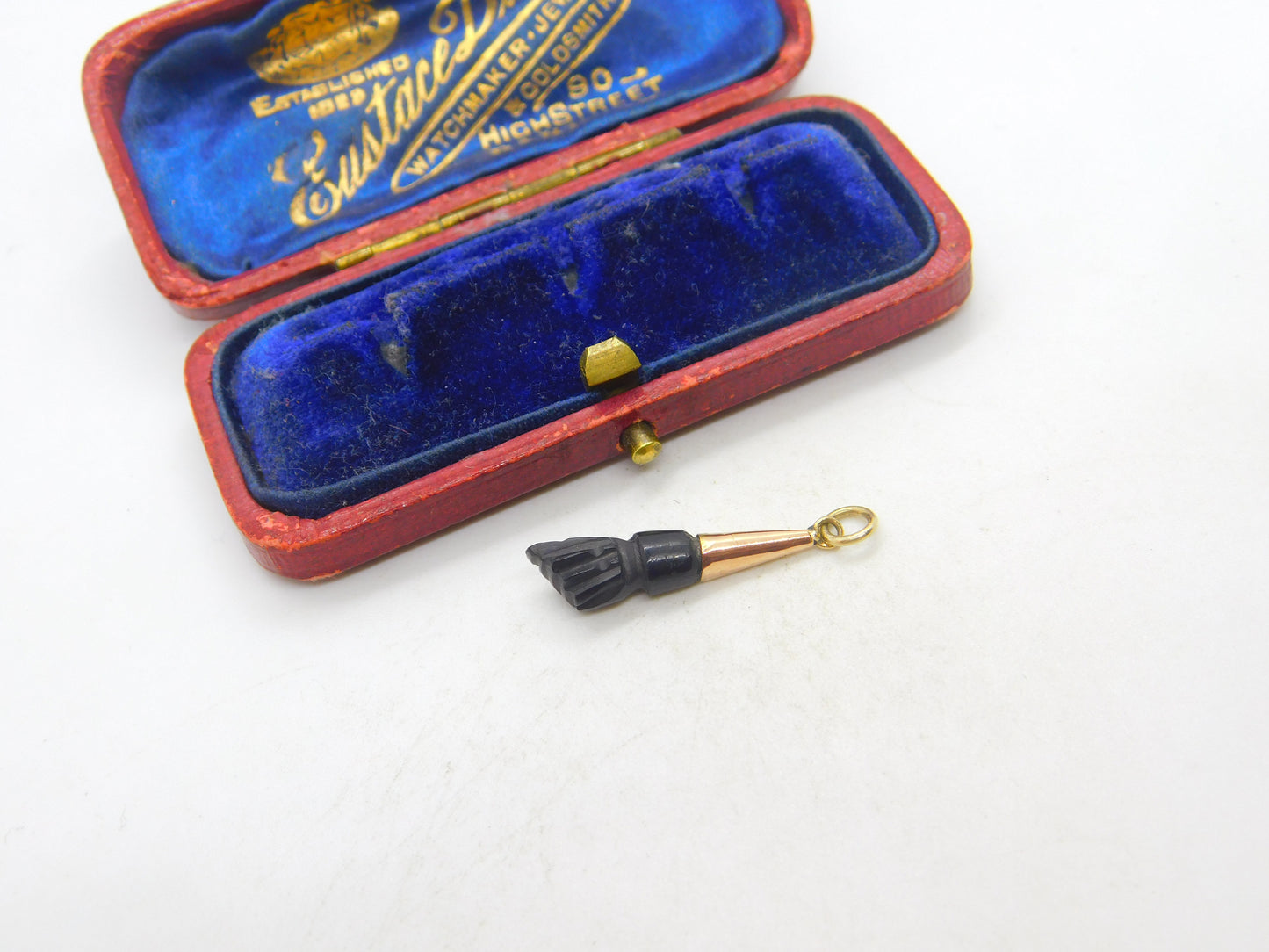 Victorian 9ct Gold & Carved Black Hardstone Figa Hand Pendant Antique c1890