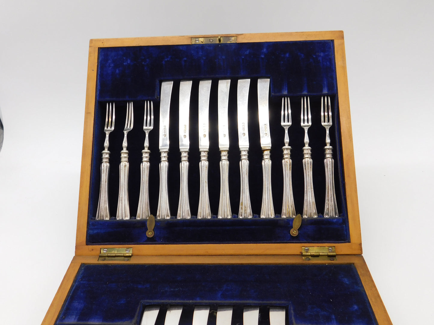 Edwardian Boxed 12 Piece Sterling Silver Tea Cutlery Canteen Antique 1905