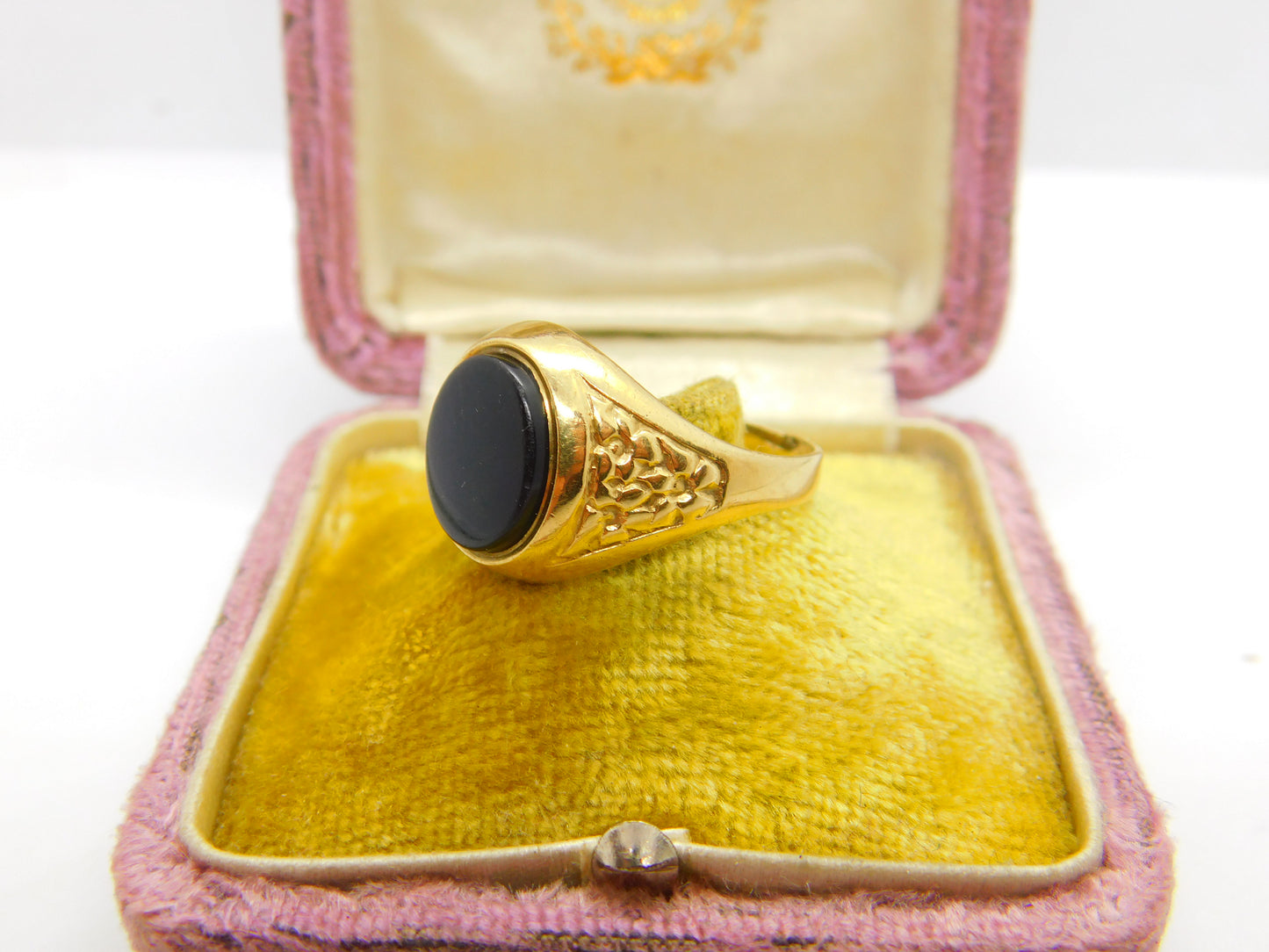 9ct Yellow Gold Onyx Set Signet Ring 1980 London Vintage Size X UK