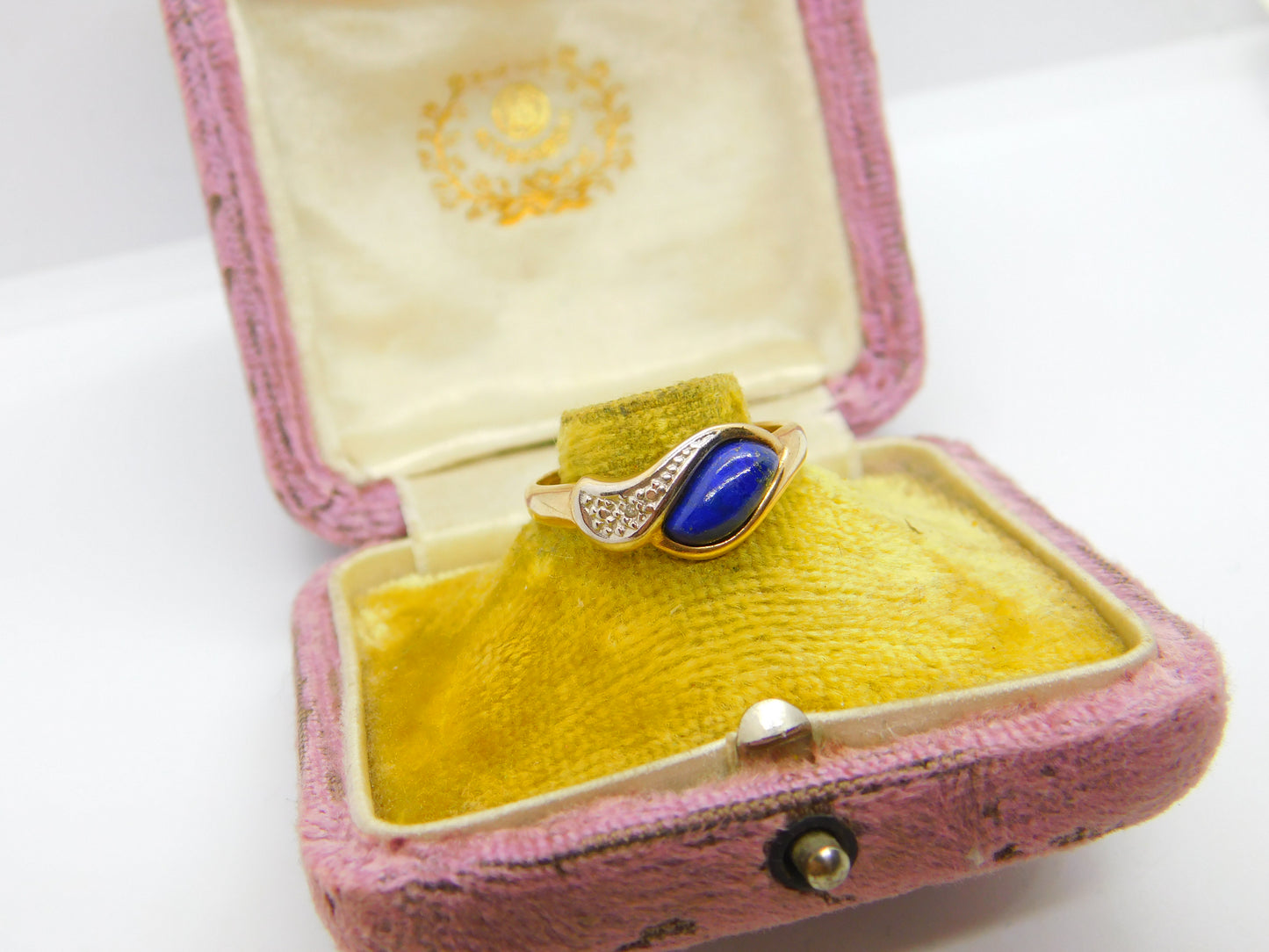 9ct Yellow Gold, Lapis Lazuli & Diamond Modernist Crossover Ring Vintage c1980