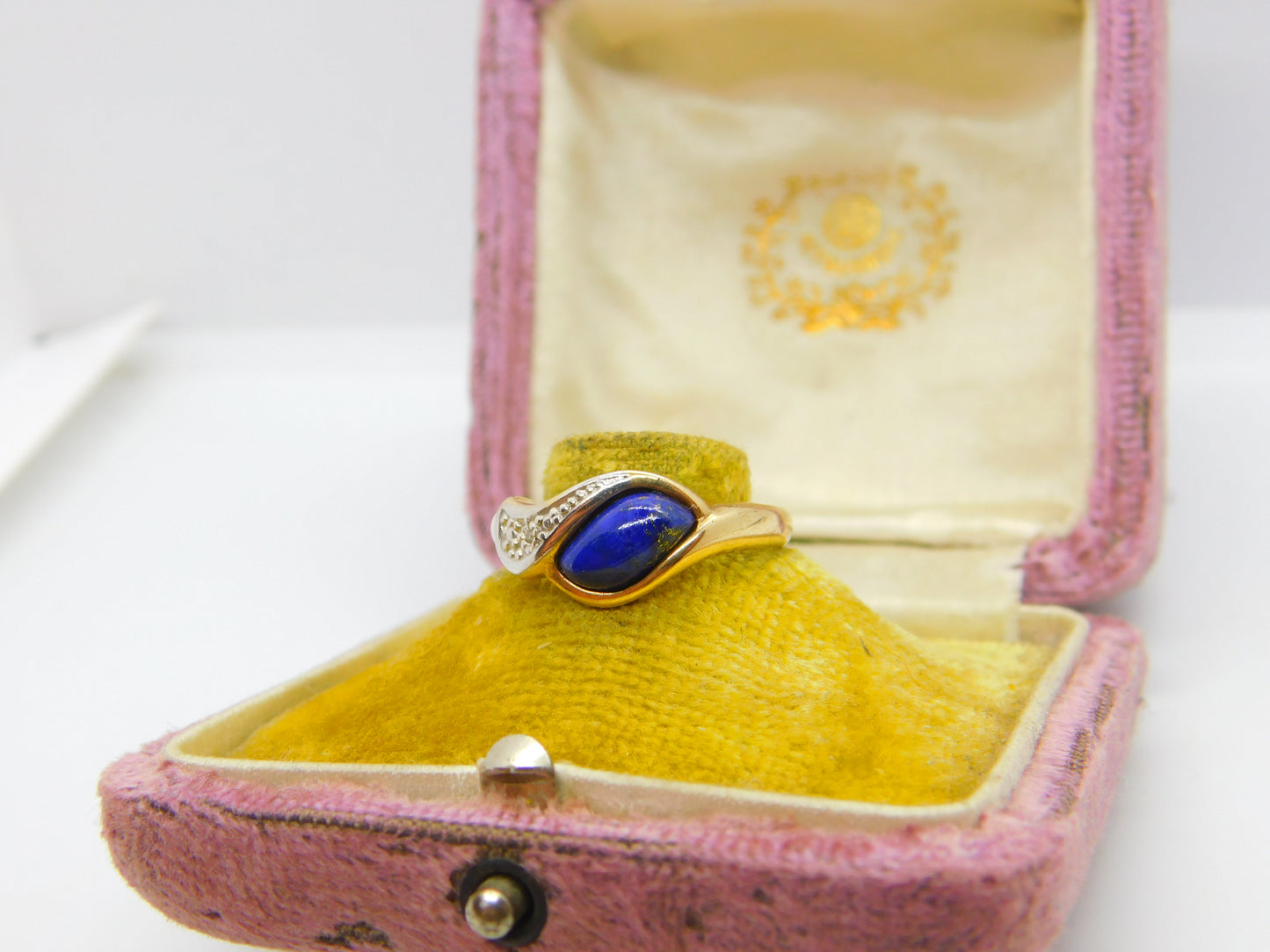 9ct Yellow Gold, Lapis Lazuli & Diamond Modernist Crossover Ring Vintage c1980