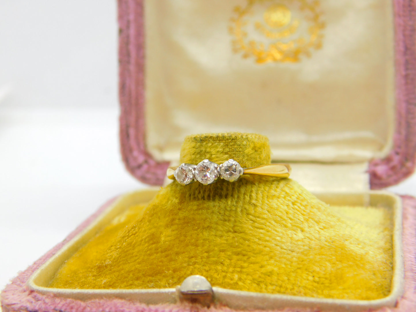 Victorian 18ct Yellow Gold & 0.25ct Set Diamond Ring Antique c1900