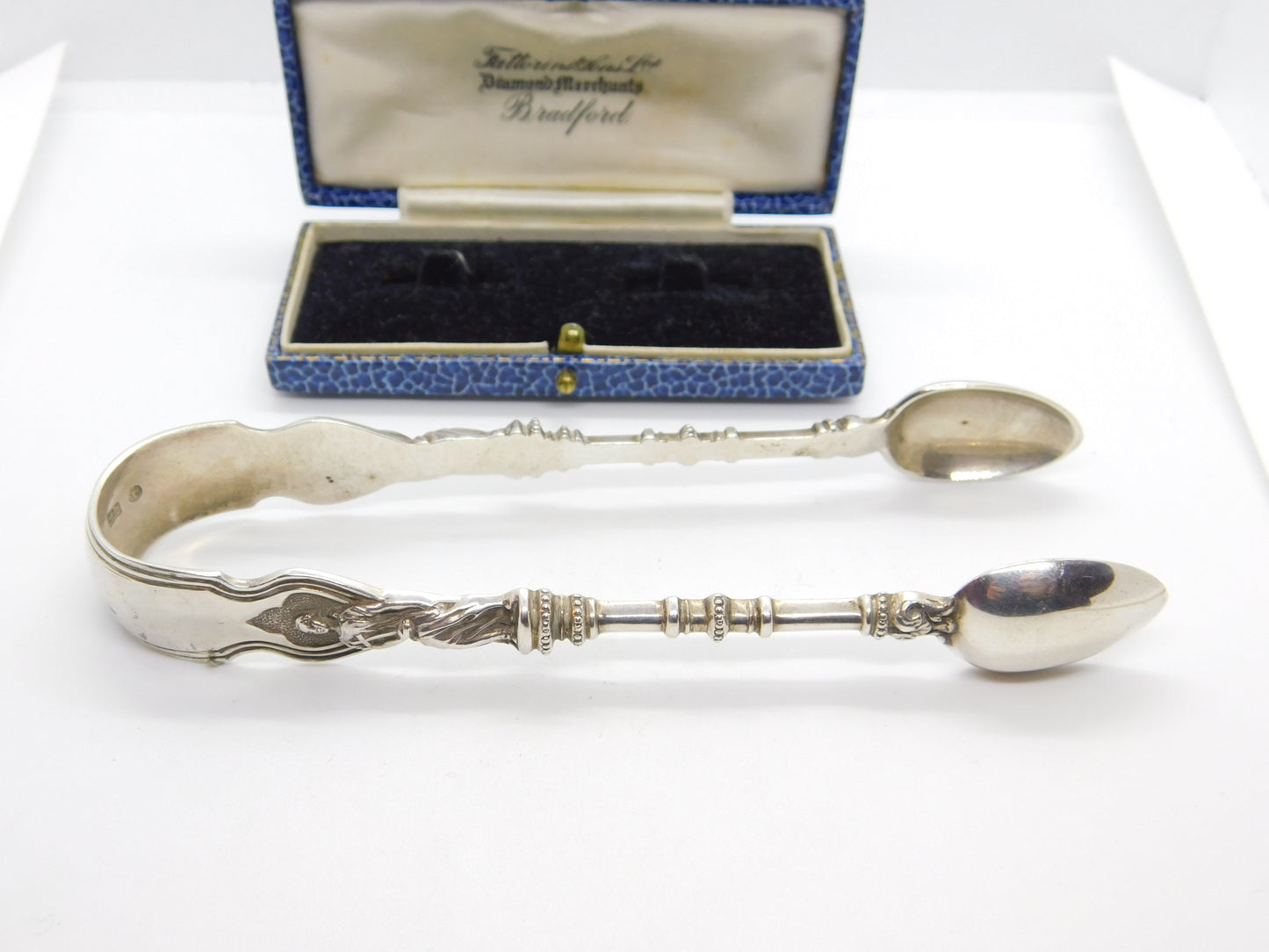 Elkington & Co. Victorian Sterling Silver Madonna Sugar Tongs Antique 1880 Birmingham