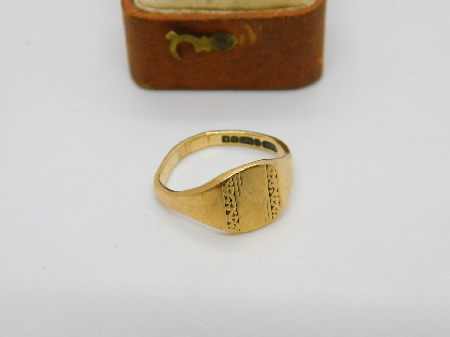 9ct Yellow Gold Signet Ring Vintage 1966 Birmingham Size L UK