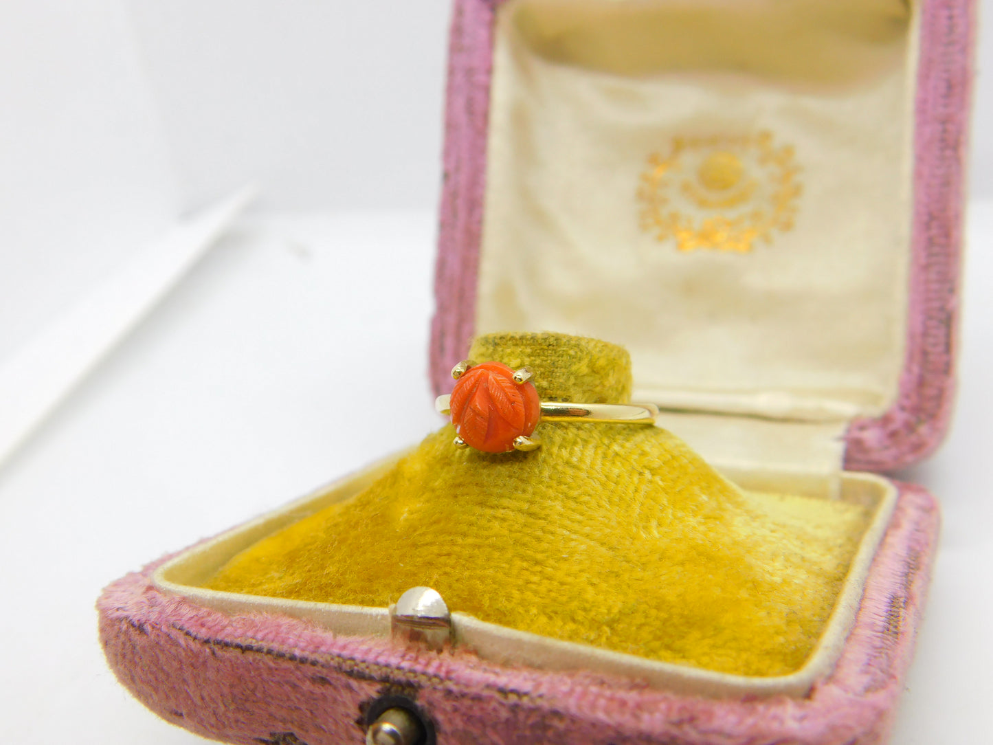 14ct Yellow Gold & Carved Red Coral Floral Set Band Ring Antique c1920 Art Deco