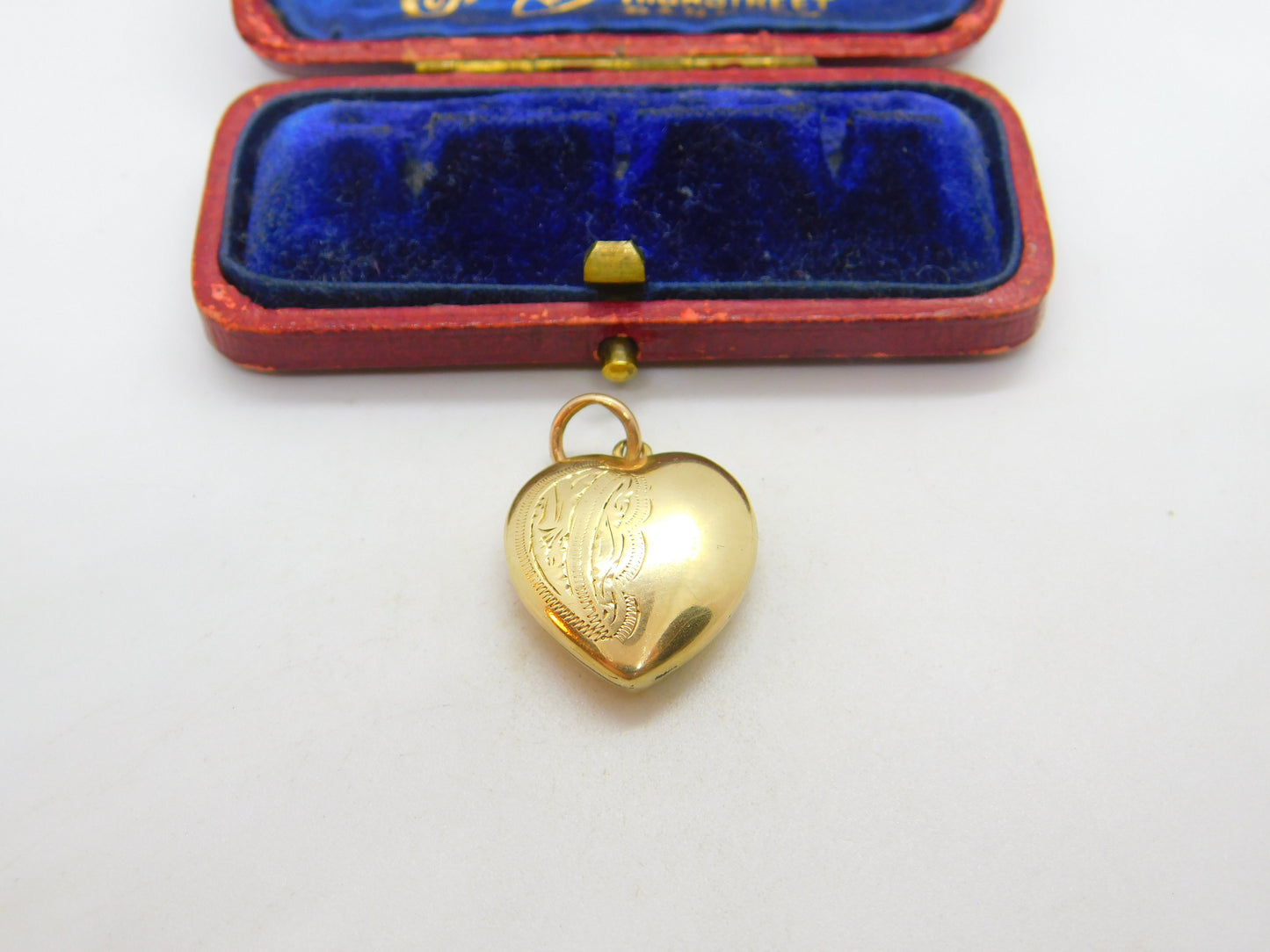 9ct Yellow Gold Puffy Heart Loving Pendant Antique c1930 Art Deco