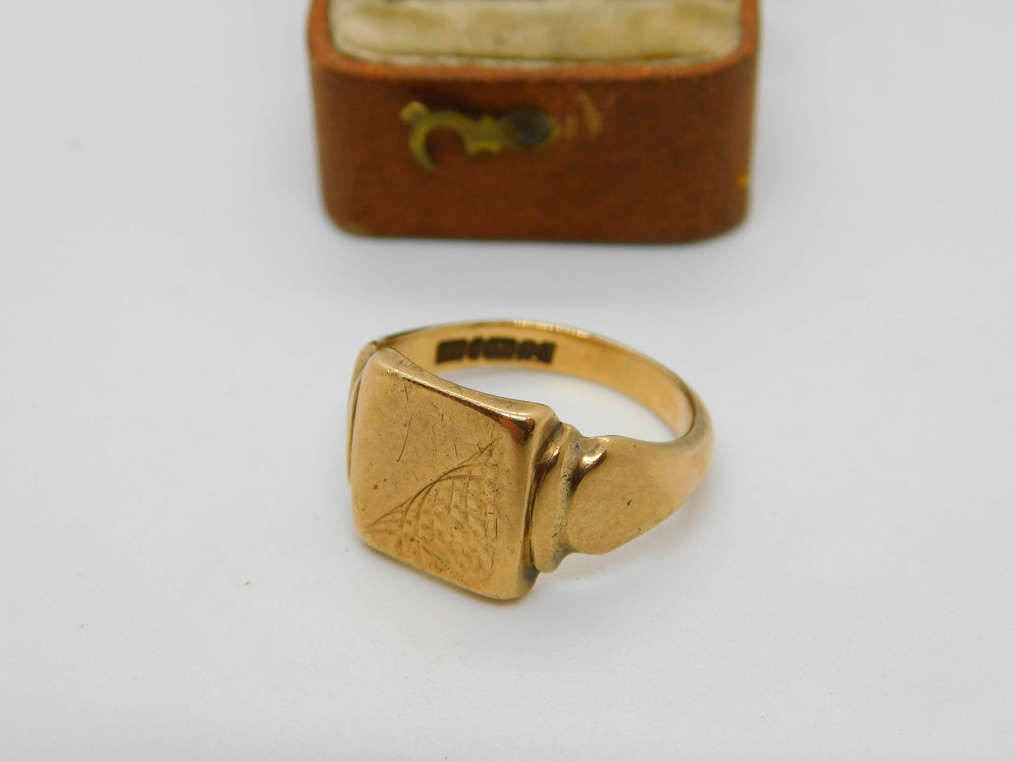 9ct Yellow Gold Square Signet Ring Vintage 1956 Birmingham Size R 1/2 UK