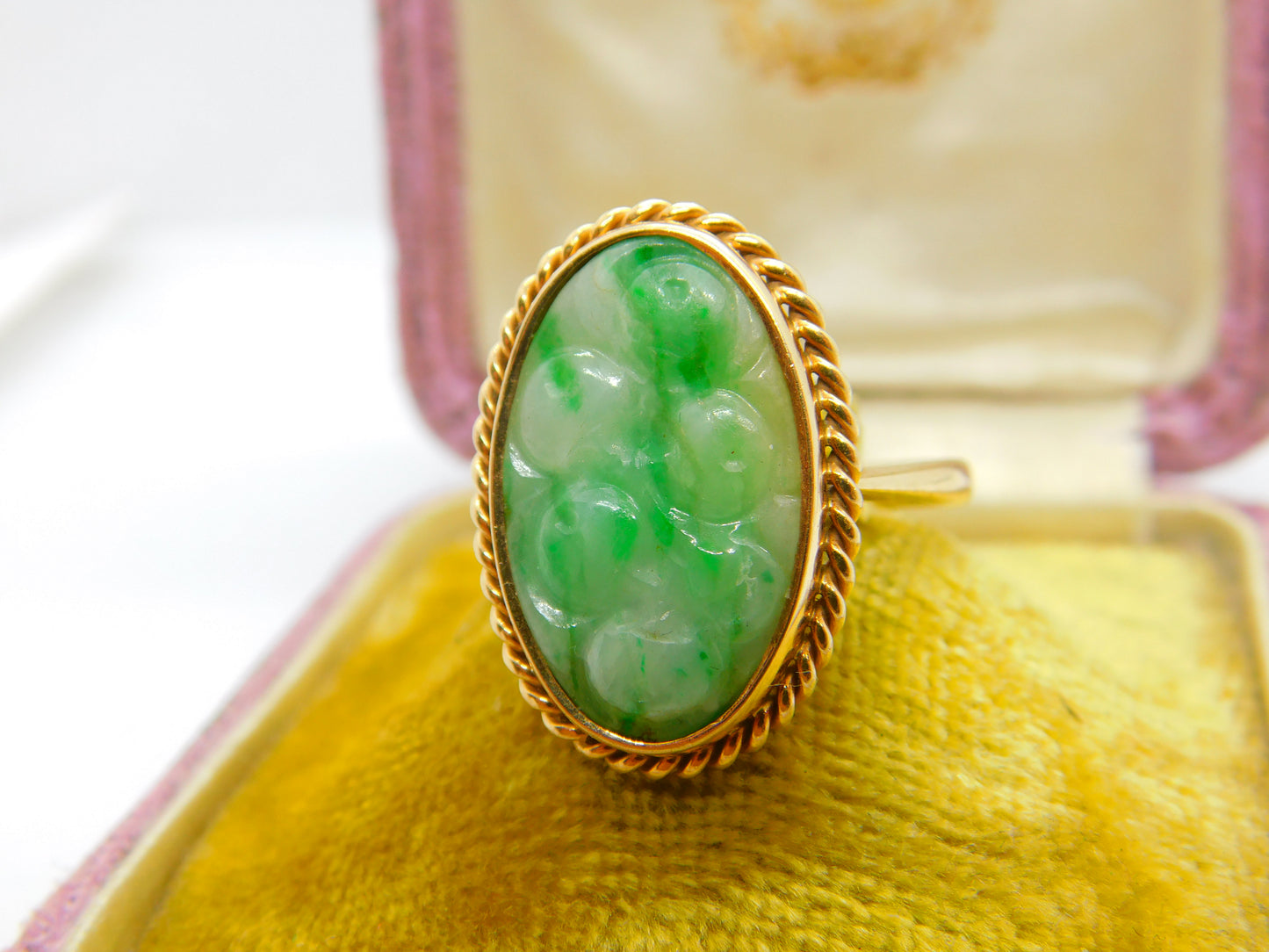 9ct Yellow Gold Carved Apple Green Jade Statement Ring 1965 London Vintage