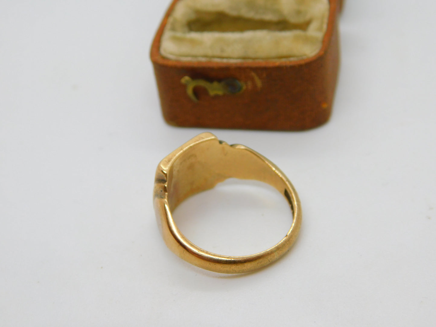 9ct Yellow Gold Square Signet Ring Vintage 1956 Birmingham Size R 1/2 UK