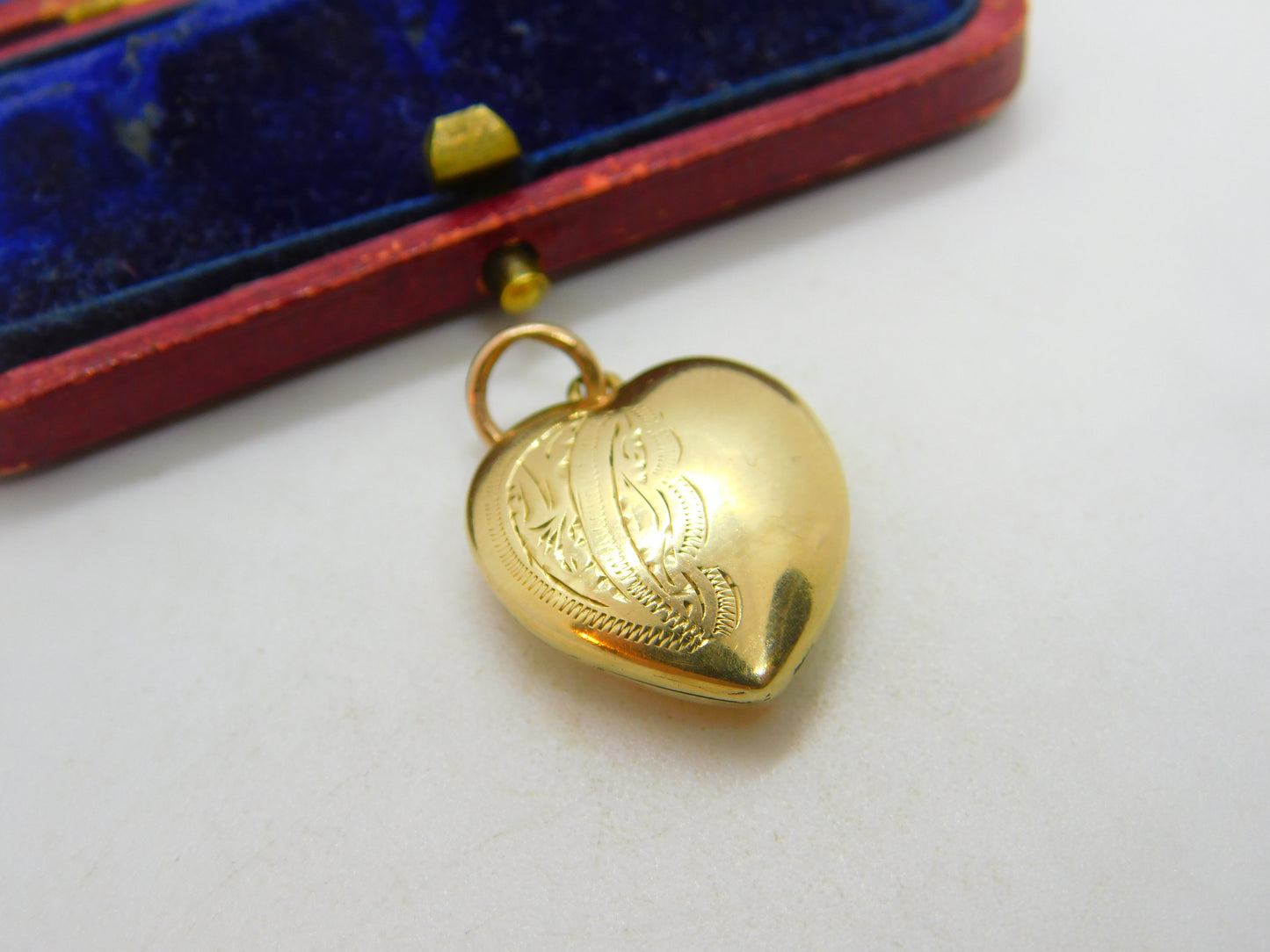 9ct Yellow Gold Puffy Heart Loving Pendant Antique c1930 Art Deco