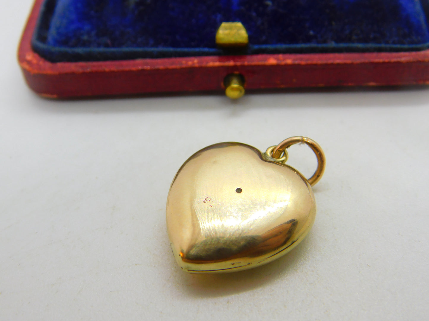 9ct Yellow Gold Puffy Heart Loving Pendant Antique c1930 Art Deco