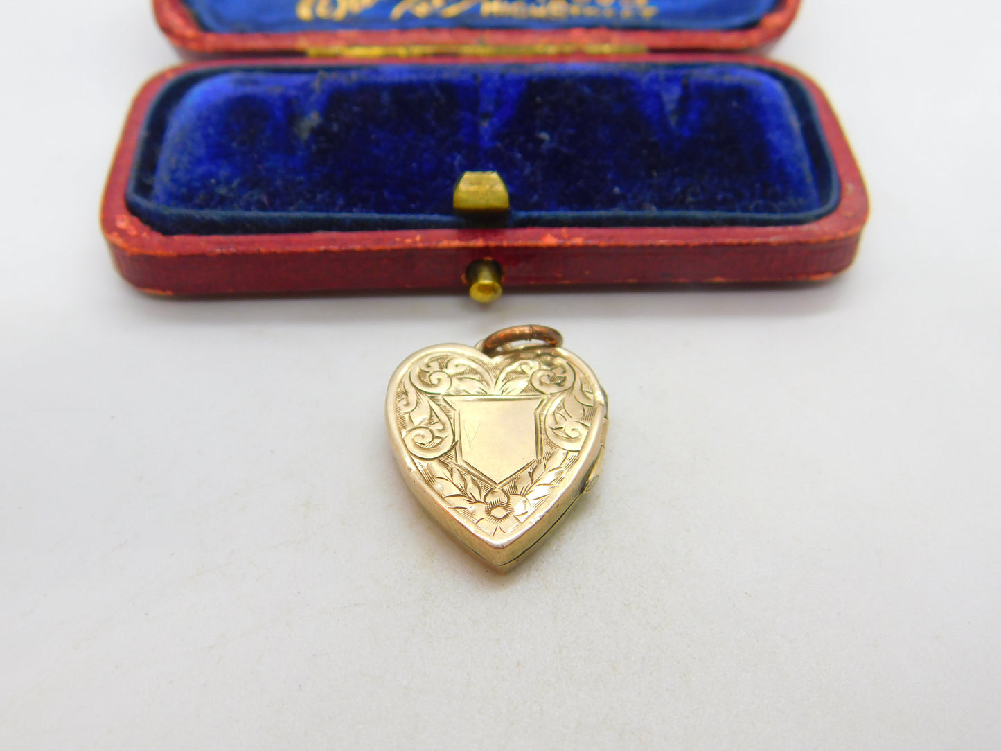 9ct Yellow Gold Floral Heart Form Locket Pendant Antique c1920 Art Deco