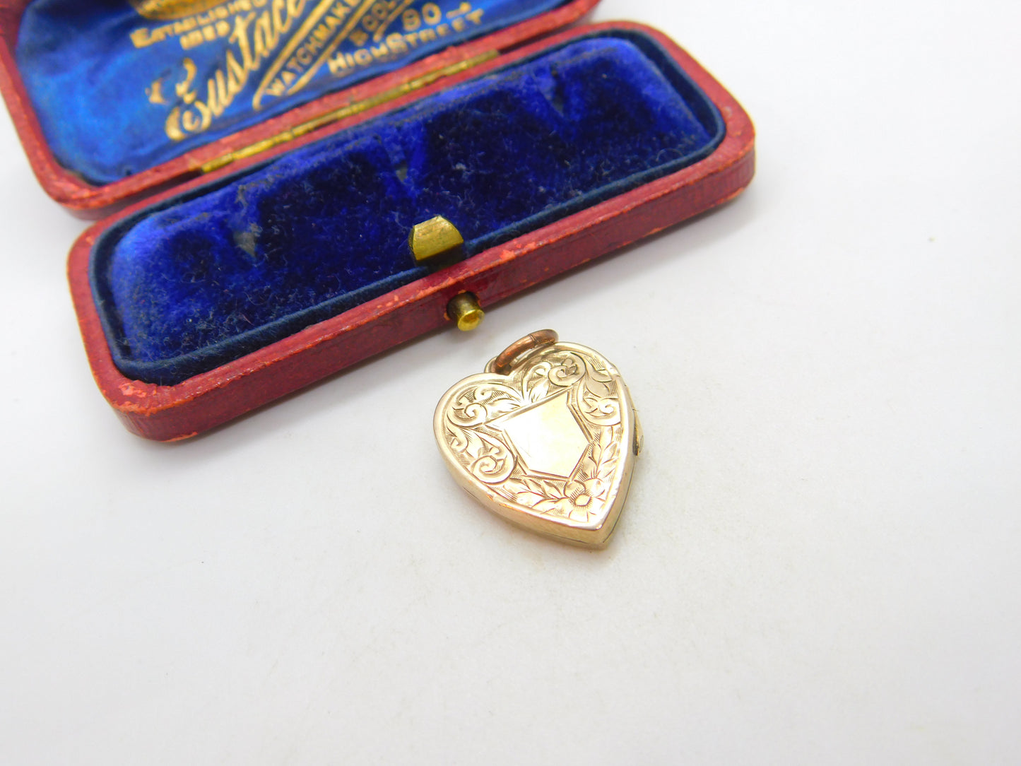 9ct Yellow Gold Floral Heart Form Locket Pendant Antique c1920 Art Deco