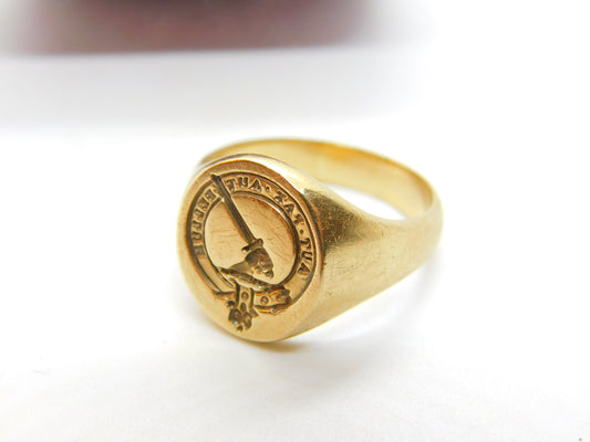 Large 9ct Gold 'Aut Pax Aut Bellum' Clan Gunn Family Intaglio Seal Signet Ring