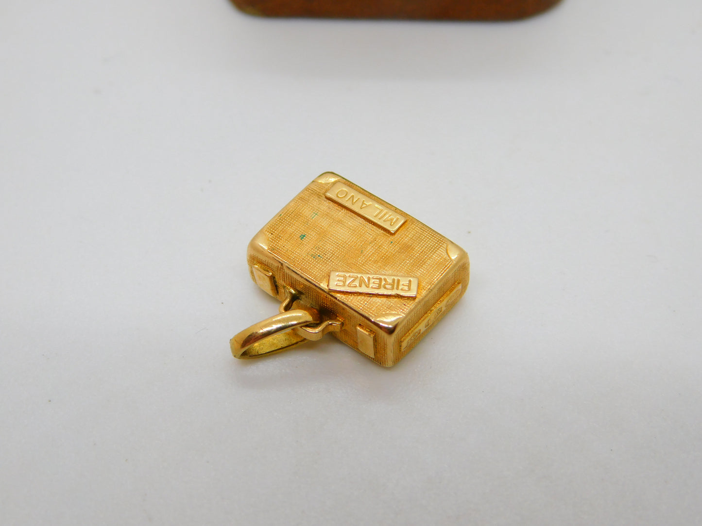 Italian Travel Bag Suitcase 18ct Yellow Gold Charm or Pendant Vintage c1970