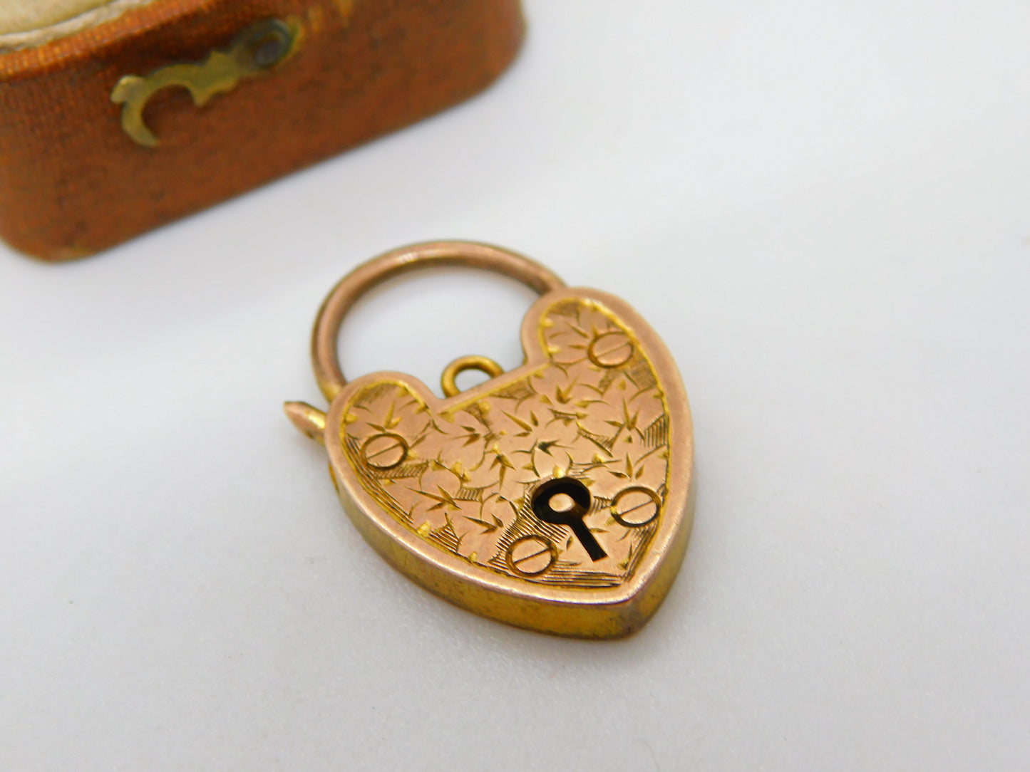 Edwardian 9ct Rose Gold Ivy Leaf Pattern Heart Lock Clasp or Charm Antique c1910