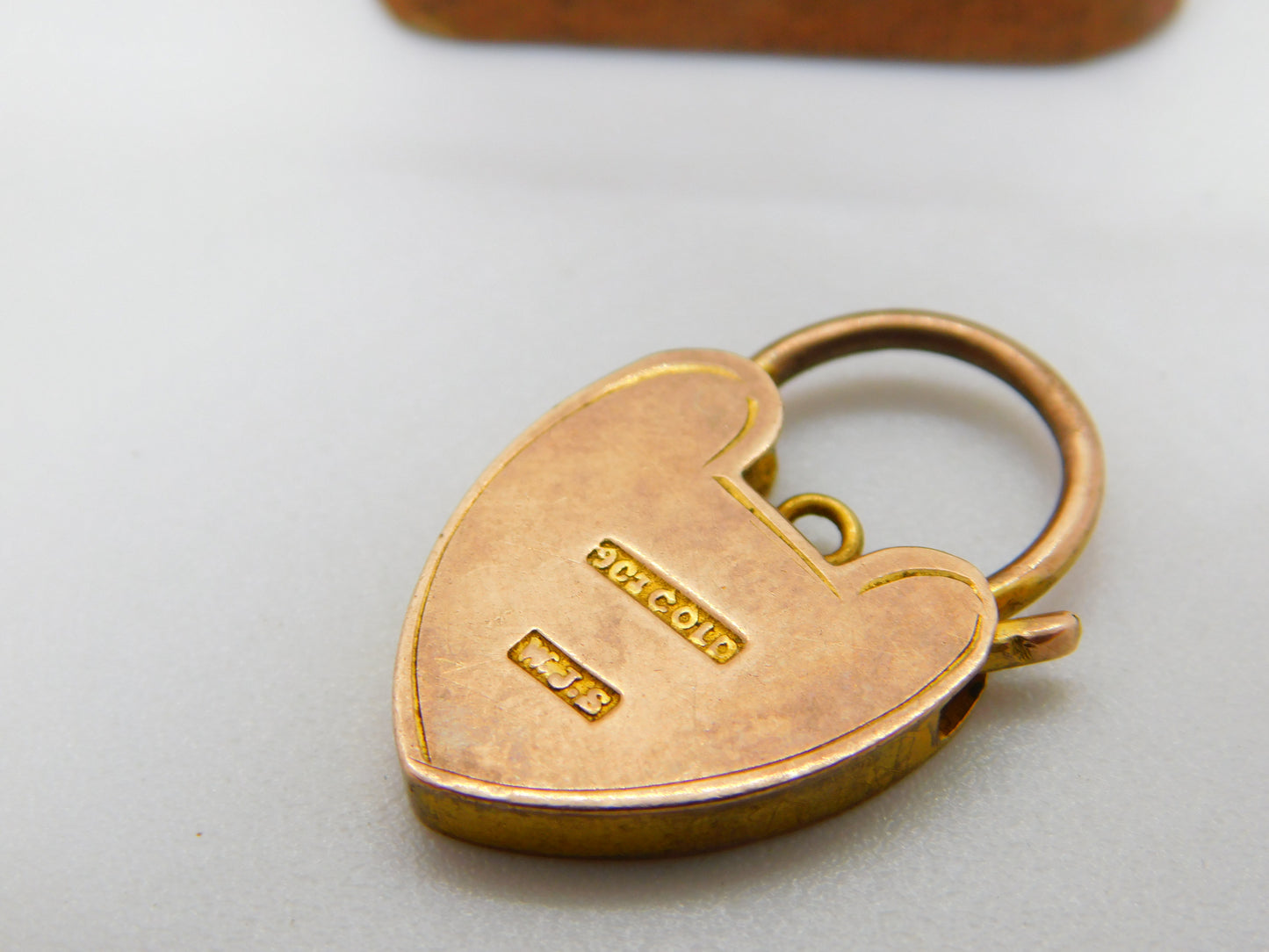 Edwardian 9ct Rose Gold Ivy Leaf Pattern Heart Lock Clasp or Charm Antique c1910