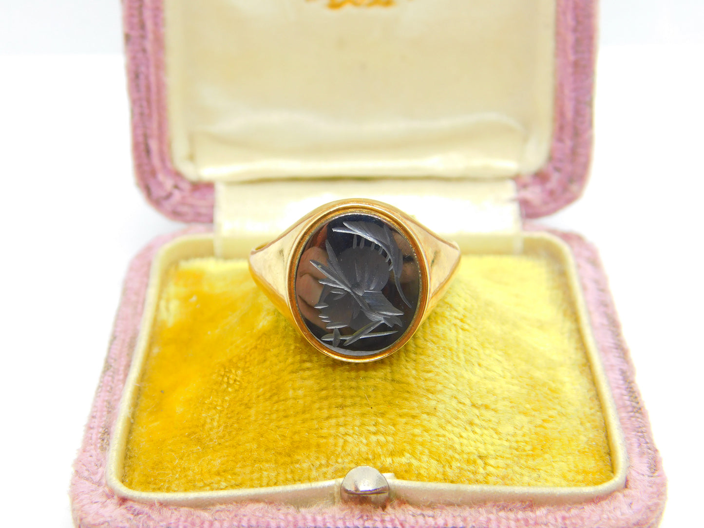 9ct Yellow Gold Gold Carved Haematite Centurion Signet Ring 1992 Birmingham