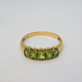 9ct Yellow Gold Graduating Five-Stone Peridot Band Ring Vintage c1970