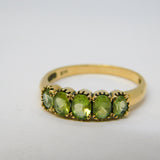9ct Yellow Gold Graduating Five-Stone Peridot Band Ring Vintage c1970