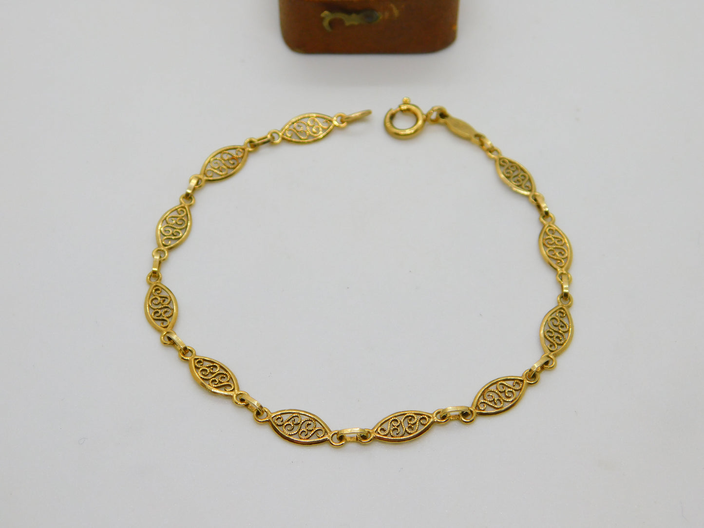 9ct Yellow Gold Filigree Leaf Pattern Panel Bracelet Vintage c1970 19.5cm Length