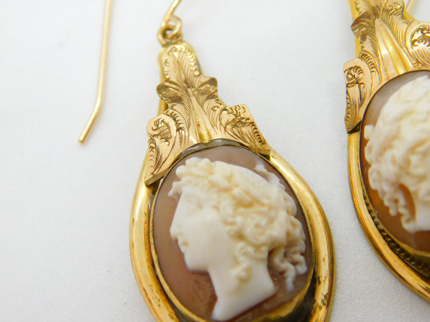 Day & Night Shell Cameo Pinchbeck Dangling Ear Pendant Earrings Antique c1860